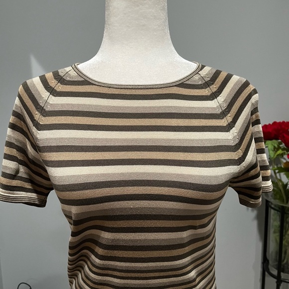 NEW Emanuel Ungaro Silk Striped Neutral Multi Fitted Layering Short Sleeve Top M - Picture 6 of 14